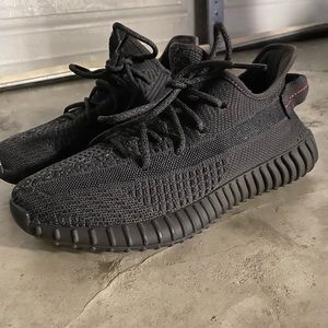 Yeezy static black (non reflective)